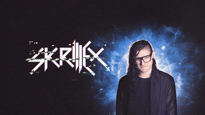 内存条两侧明显的变窄是不是不太正常，是什么原因导致的呢?